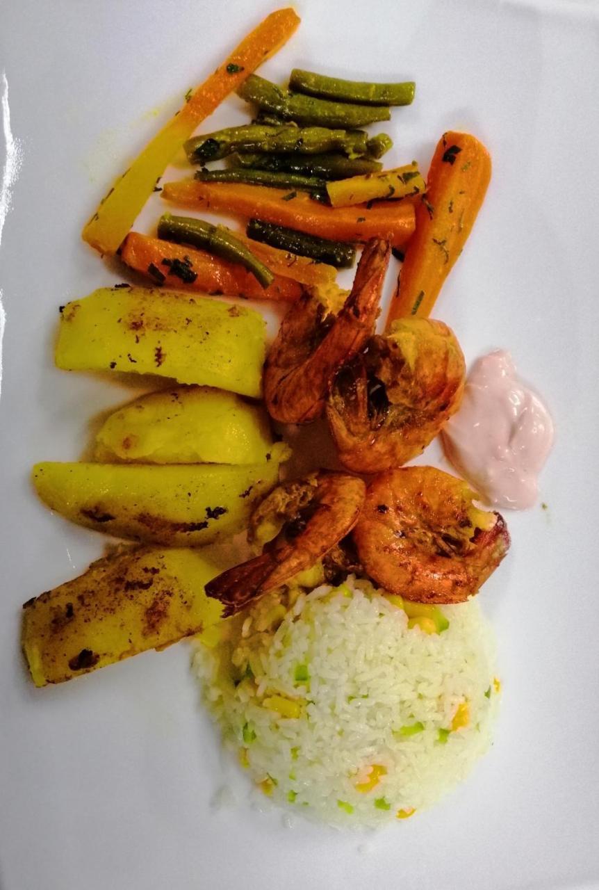 Sun Place Hosteria Las Tunas Bagian luar foto